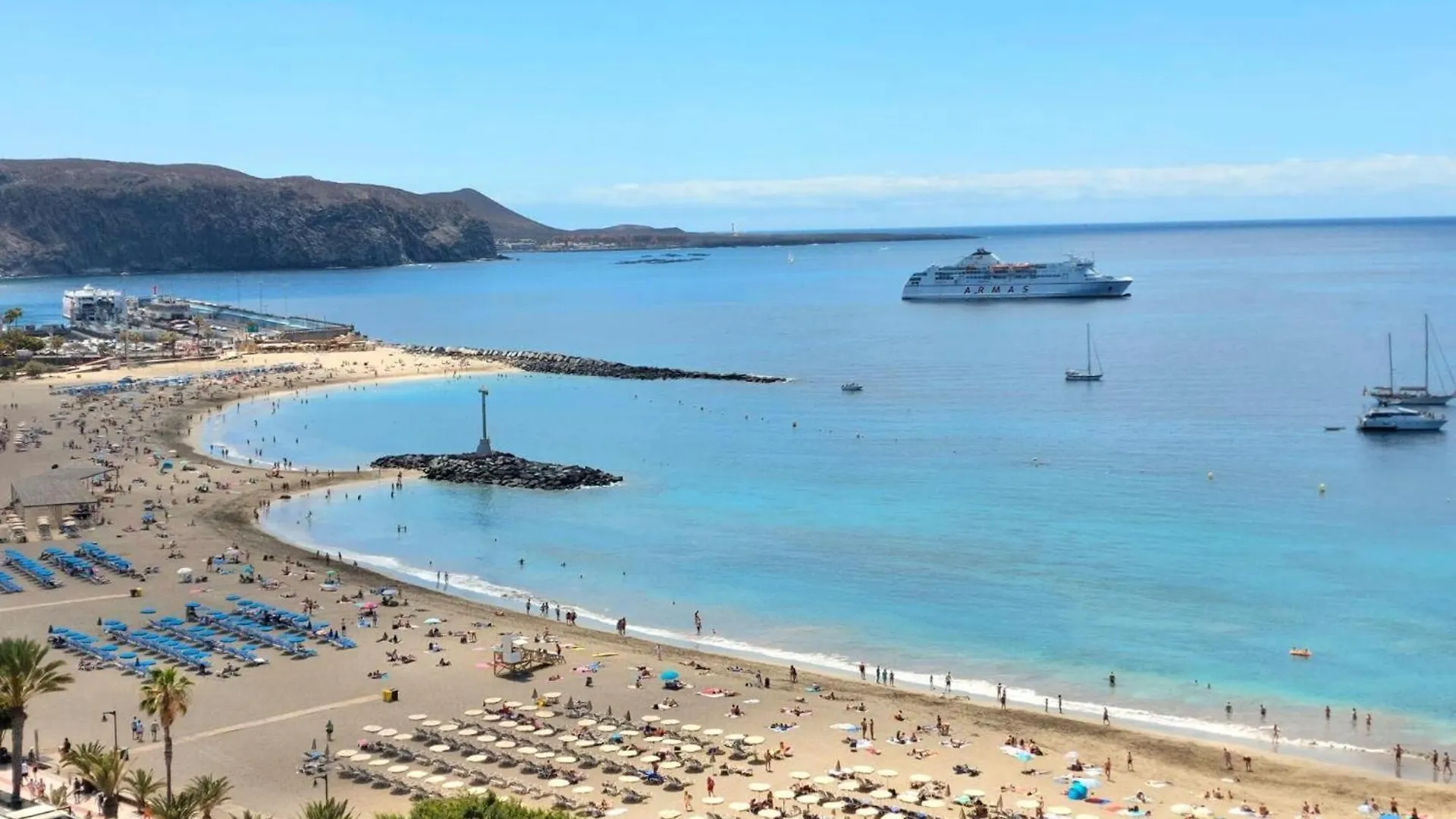 Few Steps From The Beach Hostel In Los Cristianos Arona